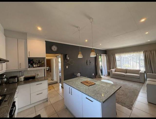 2 BEDROOM PROPERTY TO RENT IN VICTORY PARK